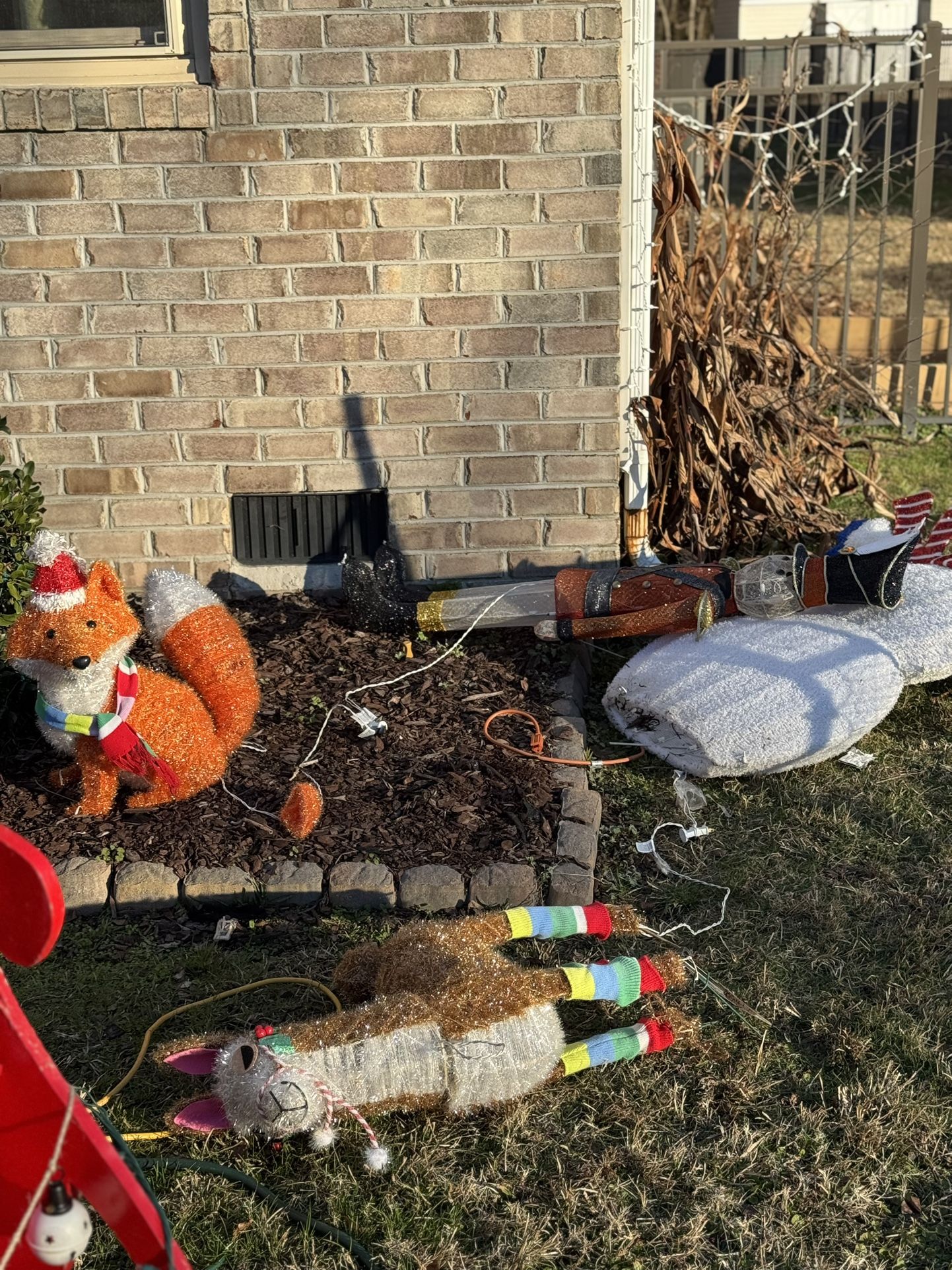 4 Tinsel Xmas Decor Yard Snowman Llama Working