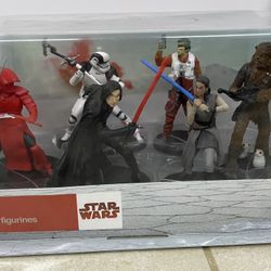 2 Boxes Of Star Wars figurine Sets New