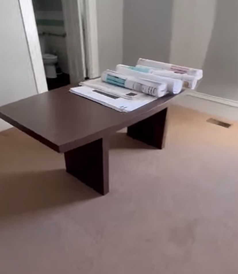 Desk / Table 