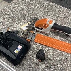 STIHL HSA 26 4.7 in. 11 V Battery Trimmer Kit (Battery & Charger)