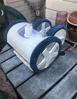 Pool Cleaner Hayward 4 wheeler