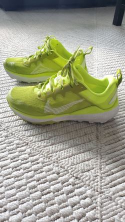Nike Wildhorse 8 Bright Cactus Womens size 8 Trail Runner