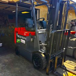 Electric Toyota Forklift 5000 Pound Capacity