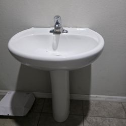 Pedestal Bathroom Sink 