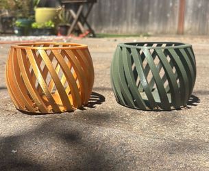 Orchid pots $2 each