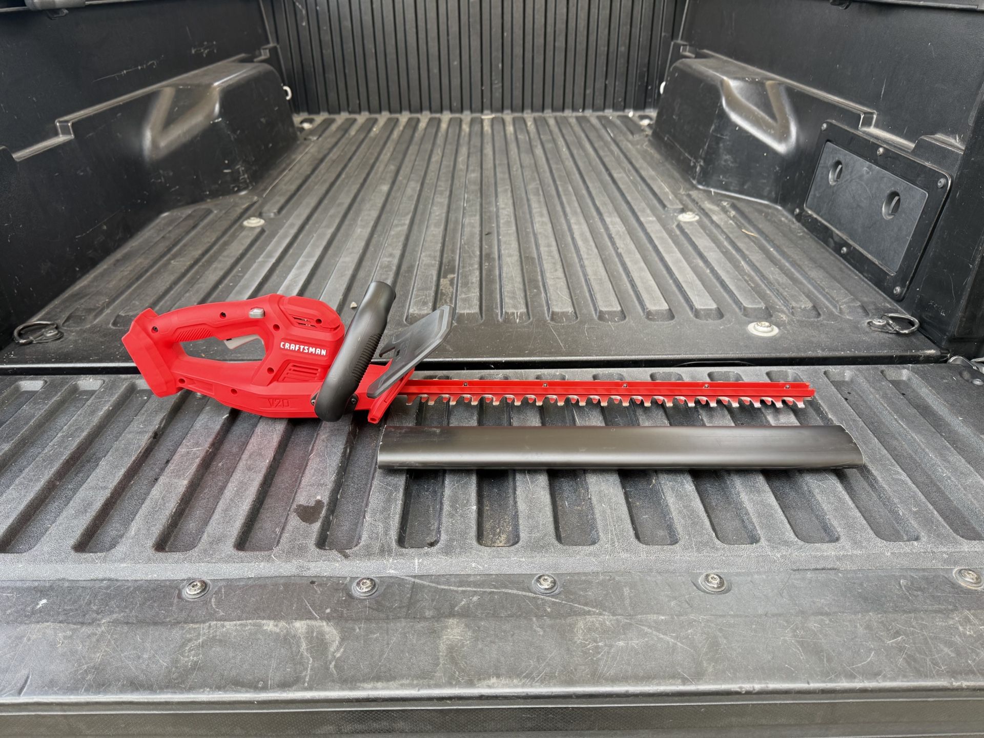 NEW CRAFTSMAN V20 20-volt max 20.0-in Battery Hedge Trimmer (TOOL ONLY)