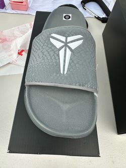 Nike Kobe slides new 45$ size 10