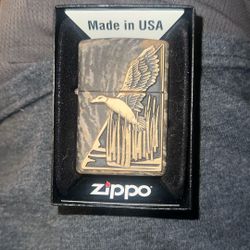 Vintage Retired Unstruck Zippo - Realtree Background With Brass Duck Raised