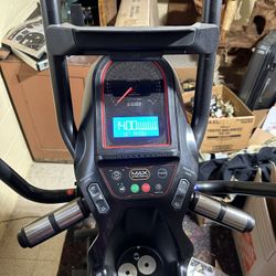 Bow Flex Max Trainer M6