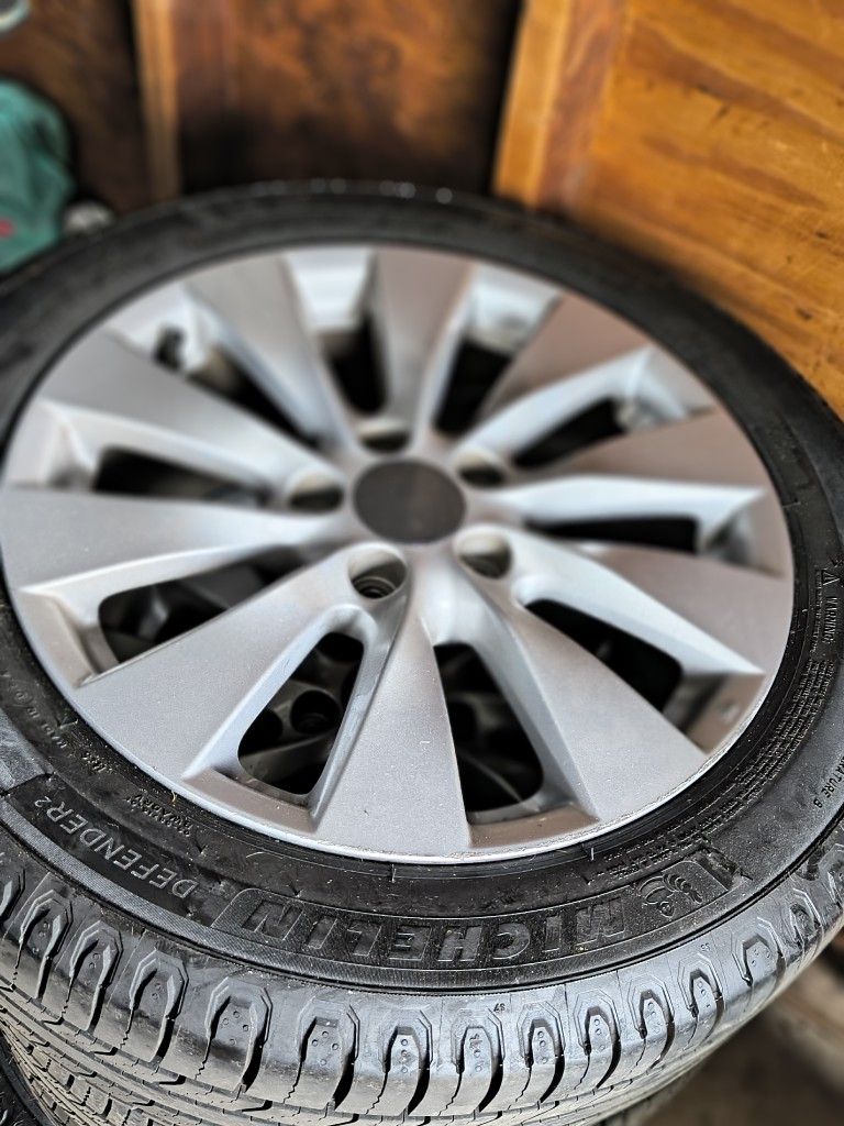 Set 4 Tires And Rims Honda( Michelin 215/55R17 94)