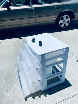Sterilite 4 drawer cabinet  on wheels