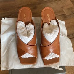 Arezzo Women’s Geometric Heel Slide Sandal Size 8