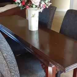 Foldable Diningroom Table.