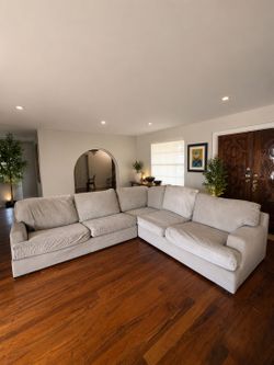 Sectional couch