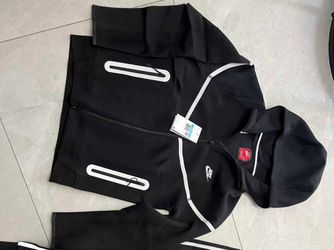 Nike tech