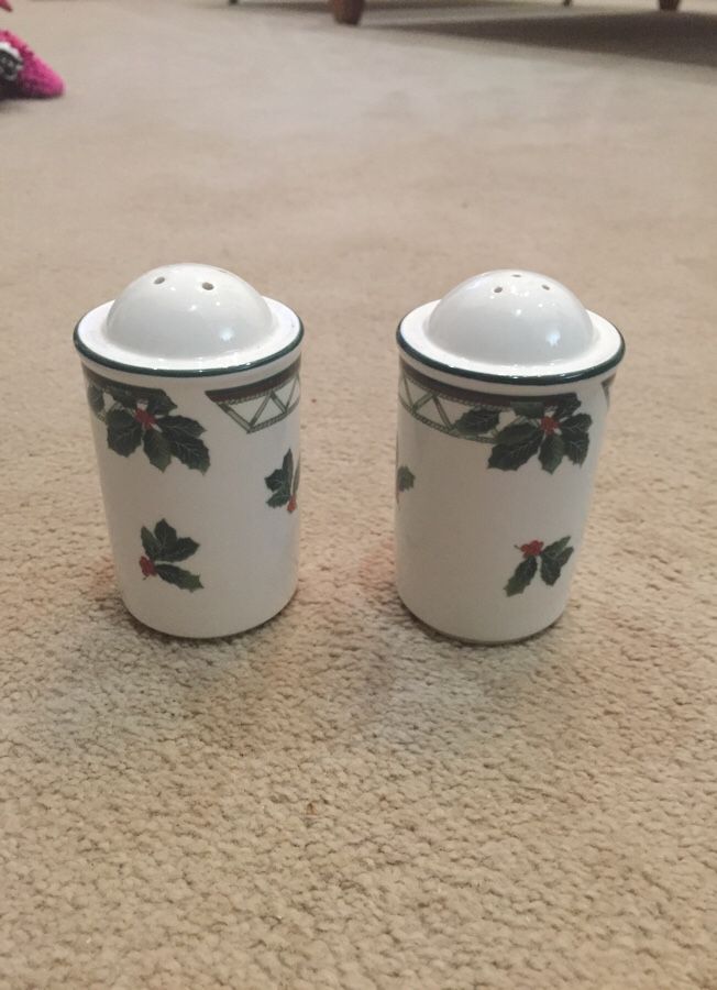 Salt and Pepper Shakers Holiday design with Holly leaves made in Japan