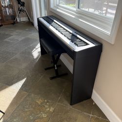  🎹 Digital Piano + Bench