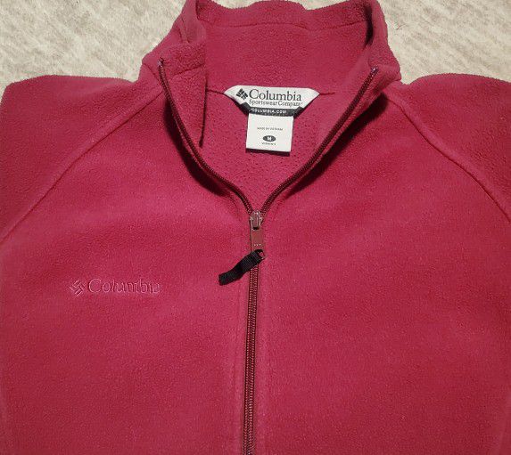 Women's Pink Columbia Long Sleeved Jacket.   Size  Medium. 

