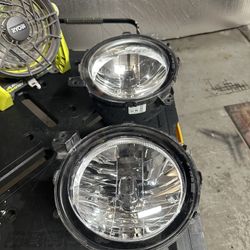 2019 Jeep Wrangler Headlights