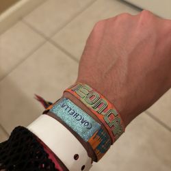 Selling Sunday Coachella Weekend 1 wristband 