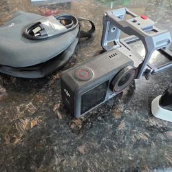 DJI Osmo action 5 Pro + Cage + DJI Mic Mini transmitter