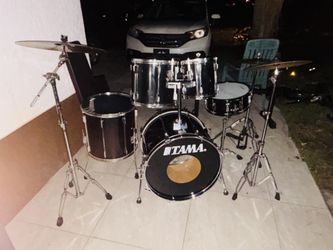 Tama drum set