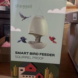 Smart Bird Feeder - Squirrel Proof Sheggell