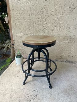 Bar Stools (4)