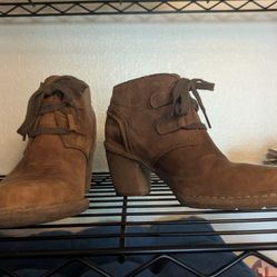 Super cute! Clarks Unstructured Suede Ankle Boots