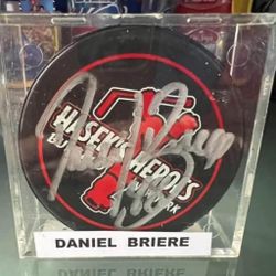 Hasek’s Heroes Buffalo New York Daniel Briere Signed Hockey Puck 