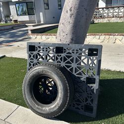 Free tire and plastic pallets