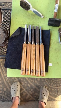 Super nice five piece, wood, lathe tools
