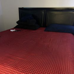 Queen size bedroom set barely used