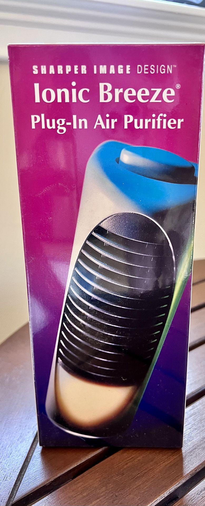 Sharper Image Design Ionic Breeze Plug-In Air Purifier Brand New