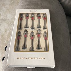Winter Glen Dillard’s Set of 10 Street 4” Lamps w/red bows NIOB tested works