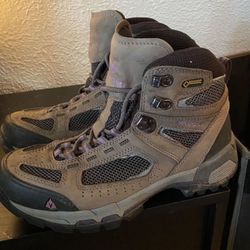 Vasque Breeze 2.0 Mid GTX Hiking Boots - Womens 9.5 Camping Boots