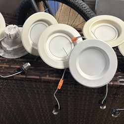 Recessed LED lights (8)