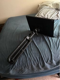 Projector stand