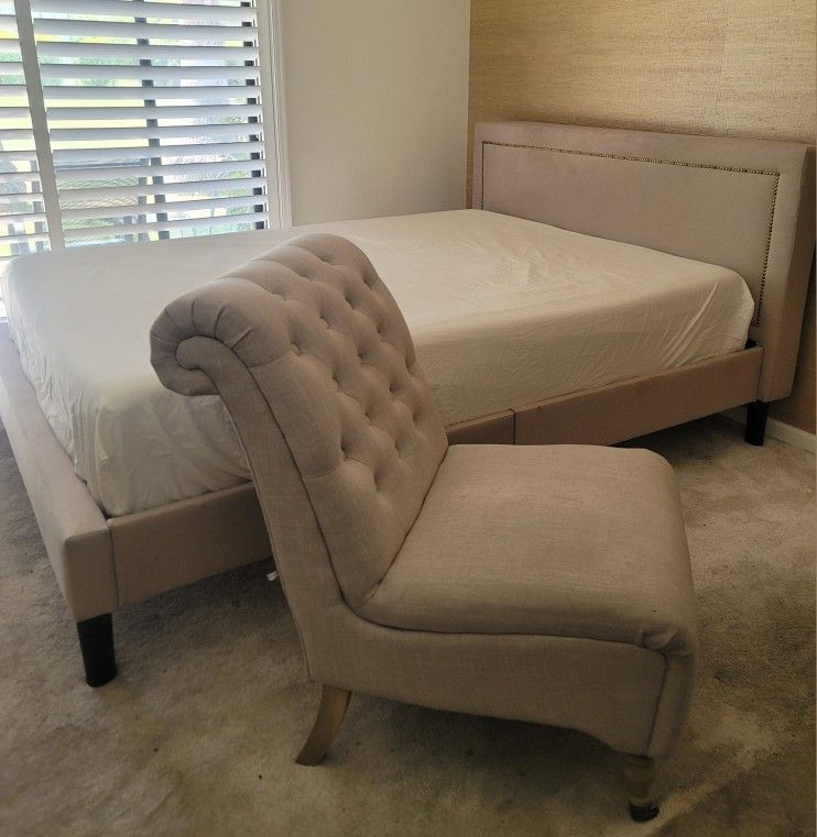 CHIC QUEEN BEDROOM