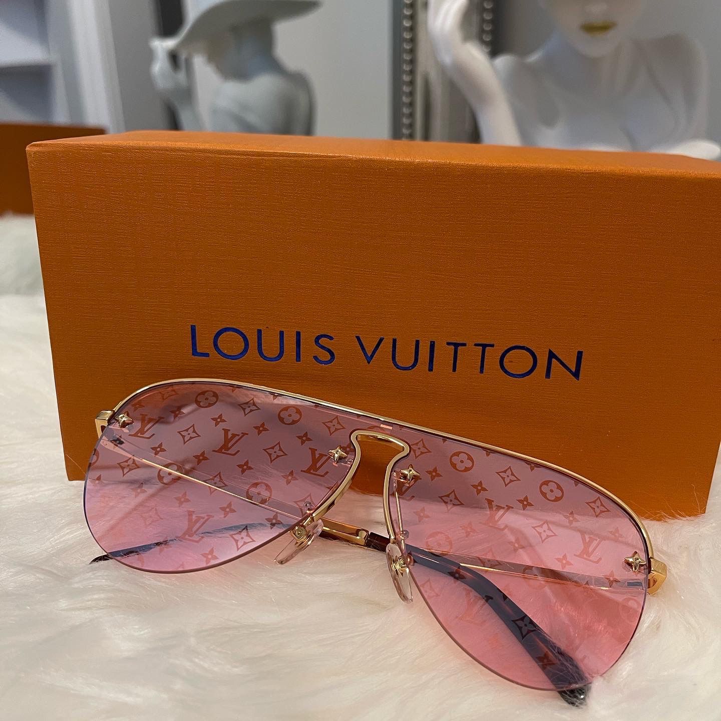 Louis Vuitton Sunglasses for Sale in Katonah, NY - OfferUp