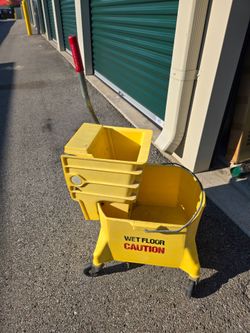 Side Press Wringer Commercial Grade Mop Bucket And Mop."CHECK OUT MY PAGE FOR MORE DEALS "