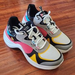 Sketchers Sneaker Size 9