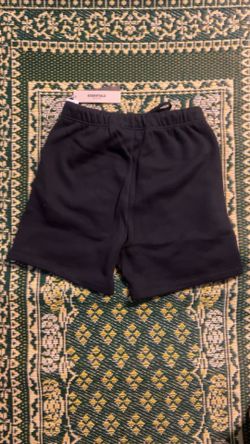 Black essentials shorts