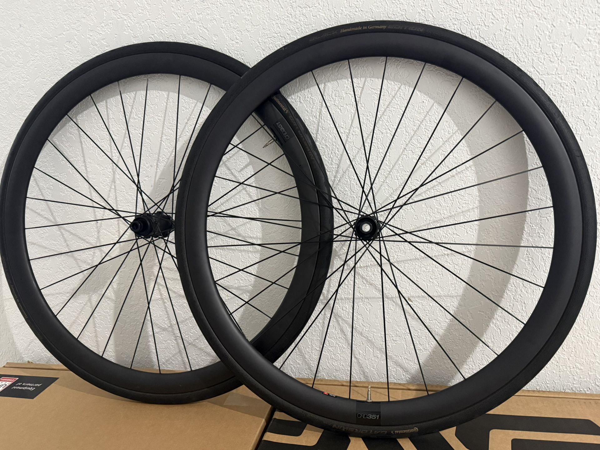 DT Swiss CRD 351 Carbon Disc Wheelset – Road Bike