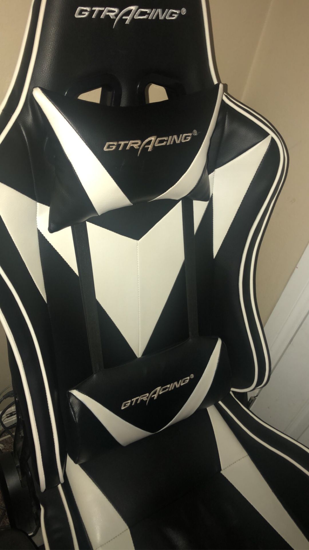 GTR RACING CHAIR for Sale in Los Angeles, CA - OfferUp