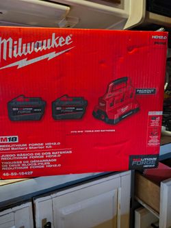 Milwaukee M18 Dual Battery Starter Kit