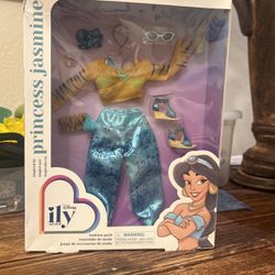 Disney Princess Jasmine Ily Forever Disney These Were Accidentally Made They Do Not Fit The Doll So They Are Air Outfits Limited Production