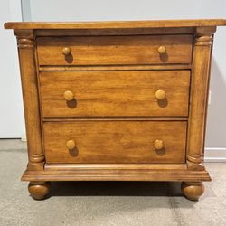 Nightstand/Dresser