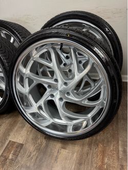 NEW staggered 24x9 and 24x11 esko wheels brushed/polished wrapped in Lexani tires
