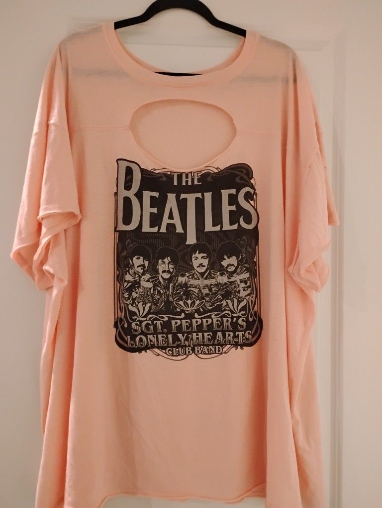 NWOT 4 X Torrid Tee-shirt